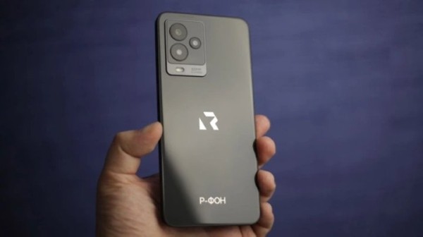 Первый российский смартфон «Р-ФОН»: появились фото и характеристики гаджета