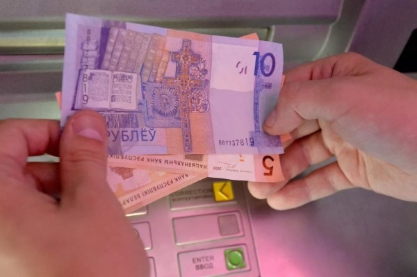 Узнали, сколько зарабатывают белорусские заводчане Узнали, сколько зарабатывают белорусские заводчане