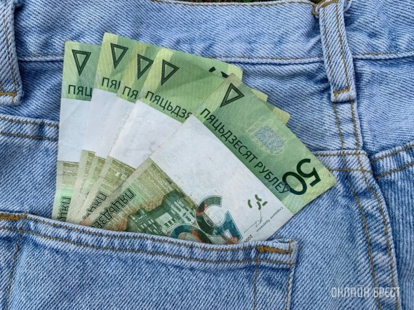 Сколько белорусов зарабатывают более 10 тысяч рублей