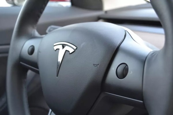 Tesla выиграла суд по первому смертельному ДТП с автопилотом Tesla выиграла суд по первому смертельному ДТП с автопилотом