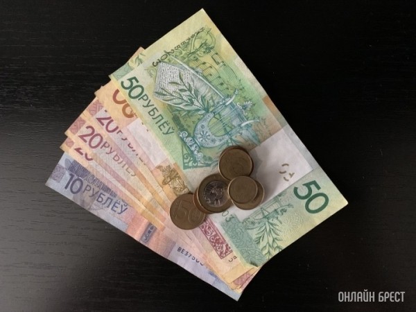 Как менялась средняя зарплата белорусов в 2023 году – смотрим на цифры