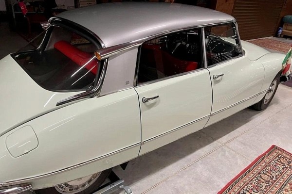 В России продают древнюю «Волгу» по цене «однушки» в Минске В России продают древнюю «Волгу» по цене «однушки» в Минске