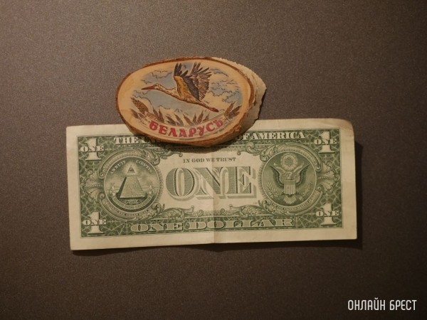 Доллар падает к 3,1 рубля. Свежие курсы валют