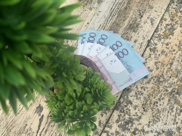 Впервые с начала года в Беларуси снизилась средняя зарплата. Где упала сильнее всего? Впервые с начала года в Беларуси снизилась средняя зарплата. Где упала сильнее всего?