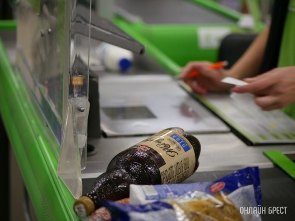 Сколько белорусы в среднем тратят в магазинах за день? Рассказал Белстат